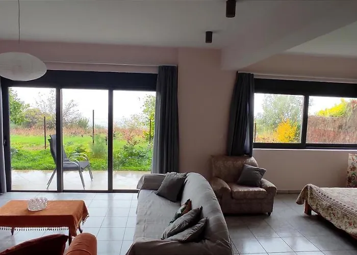 Апартаменты Romanos Патра